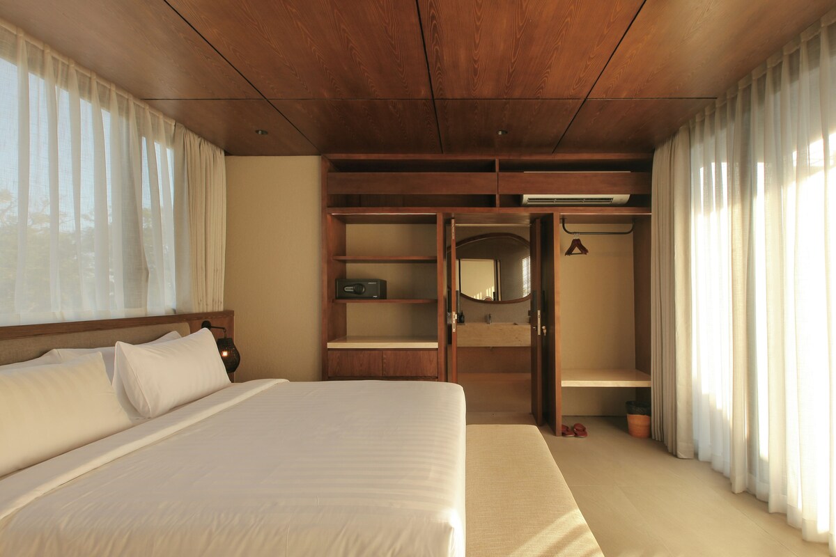 Three Bedroom Villa with Private Pool | In-room safe, desk, free WiFi