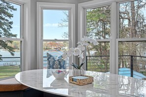 Interior - Prime location Lake Norman Home-Pool & Spa, Stylish, Comfortable, Sleeps 6 (Mooresville)