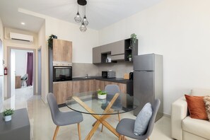 Appartamento, vista città | Interni