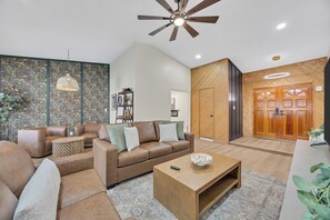 Living area - Ultimate 4BR Oasis: Pool, Hot Tub, Golf & Basketball Court! (Mesa)