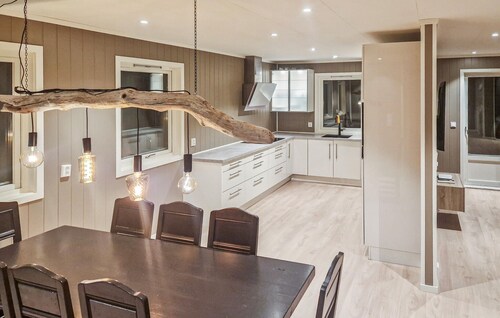 4 bedroom beautiful home in Limingen