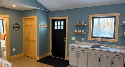 Cozy Woodland Cabin Retreat