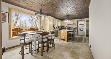 NEW! Bigfoots Lodge by the Lake - Dale Hollow Cabin with Sauna, Fire Pit, and Game Room