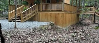 Charming 2-bedroom cabin with AC in cozy Poughkeepsie