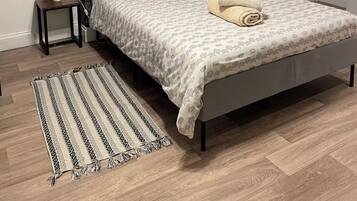 Iron/ironing board, internet, bed sheets