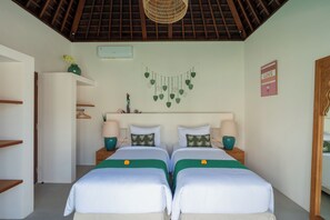 Premium bedding, in-room safe, desk, free WiFi - Villa Saint Laurent by Alfred in Bali (Seminyak)