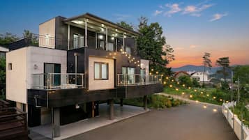 Basic Room, 3 Bedrooms (A (Private House with Outdoor)) | 3 bedrooms, free WiFi