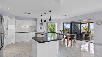 Coffee/tea maker, fridge, microwave, oven