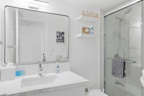 Hair dryer - [New] Banyan Suite - Studio with Ocean View, Pool (Honolulu)