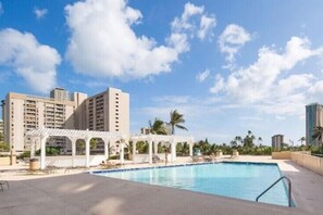 Pool - [New] Banyan Suite - Studio with Ocean View, Pool (Honolulu)