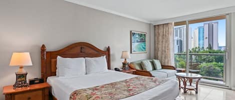 Desk, iron/ironing board, WiFi, bed sheets