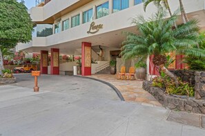 Exterior - Your Waikiki Studio Near Beach. *no resort fees!* (Honolulu)