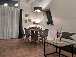 Dining - House by the Dobra River with jacuzzi, panoramic terrace, and space for gatherings. (Zadobarje)