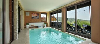 Modern villa for 5 with indoor pool, jacuzzi, sauna, and barbecue