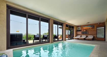 Modern villa for 5 with indoor pool, jacuzzi, sauna, and barbecue