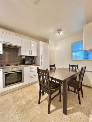 Microwave, oven, toaster - Right Opposite Whitechapel Station (London)