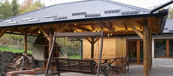 Spacious lakeside home for 15 guests, celebrations and active stays.