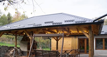 Spacious lakeside home for 15 guests, celebrations and active stays.