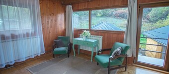 Spacious lakeside home for 15 guests, celebrations and active stays.