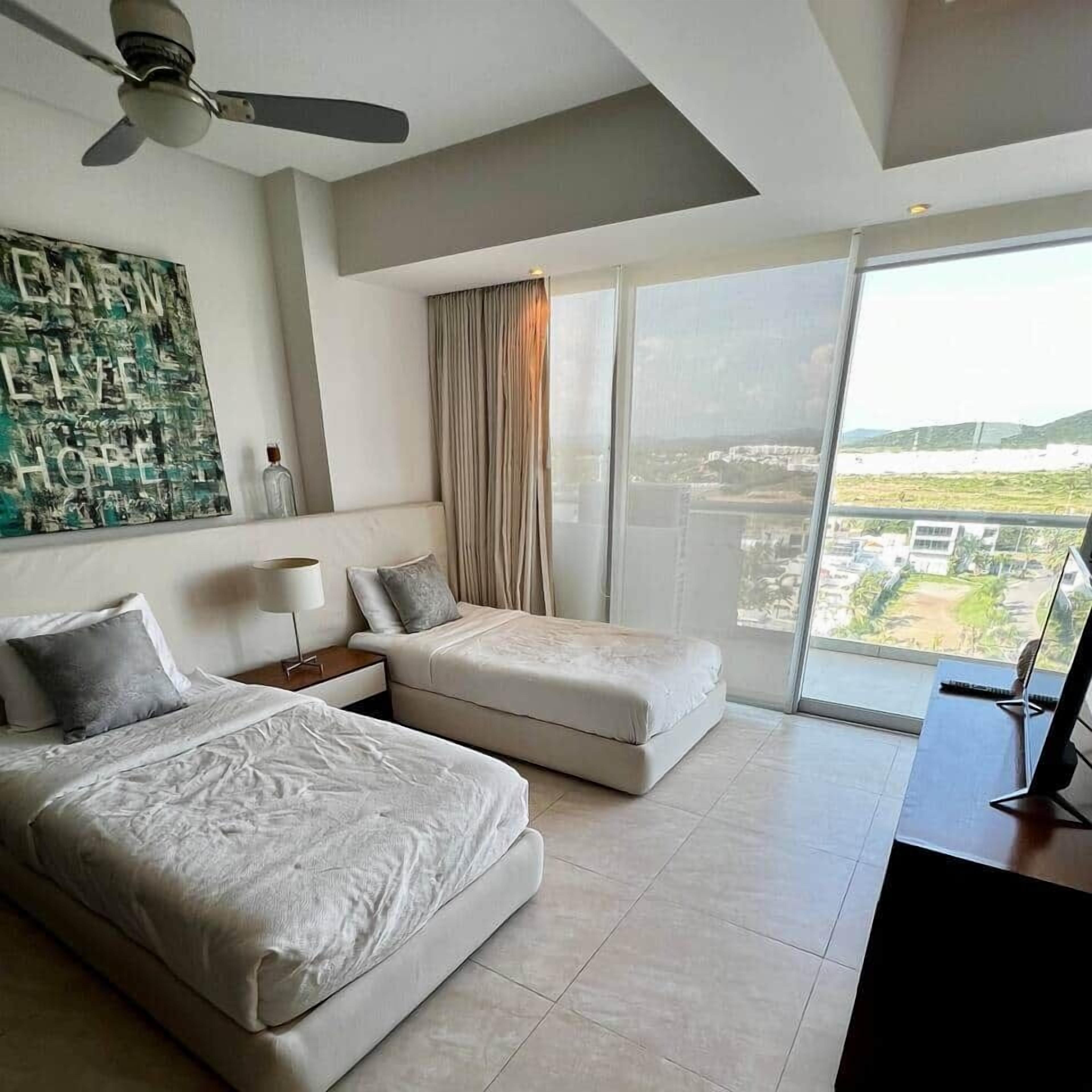 3 bedrooms, in-room safe, iron/ironing board, WiFi