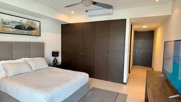 4 bedrooms, in-room safe, iron/ironing board, WiFi