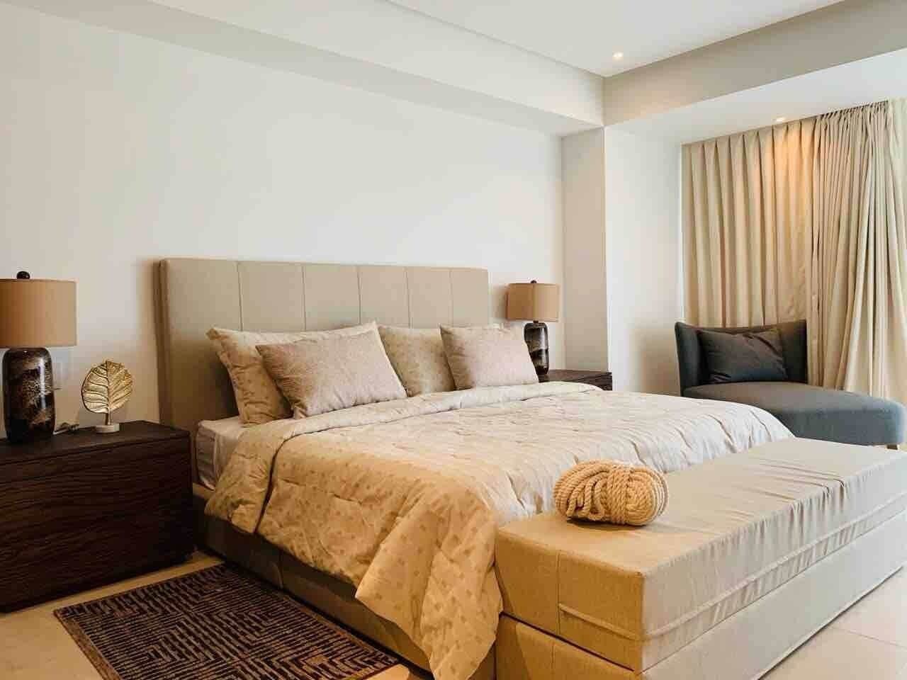 4 bedrooms, in-room safe, iron/ironing board, WiFi