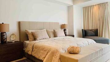 4 bedrooms, in-room safe, iron/ironing board, WiFi