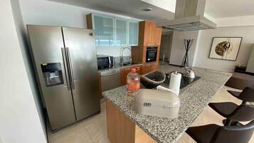 Fridge, microwave, oven, stovetop