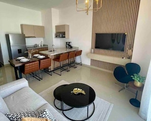 TV - Torre Alba 505 / Rooftop Pool Steps From  Malecon (Mazatlan)