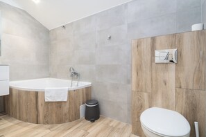 Hair dryer, towels - Bosacka Downtown Apartment (Kraków)