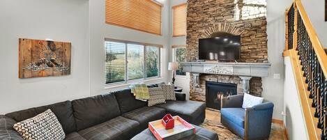 Televisión, chimenea, videojuegos