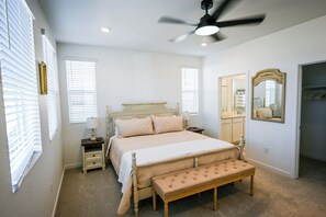 3 bedrooms, iron/ironing board, travel cot, WiFi - Peaceful Prairie Retreat Near Airport and Gaylord (Watkins)