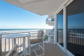 Property grounds - 5th Floor Newly Remodeled 2 bedroom Condo on the World's Famous Beach. (Daytona Beach)