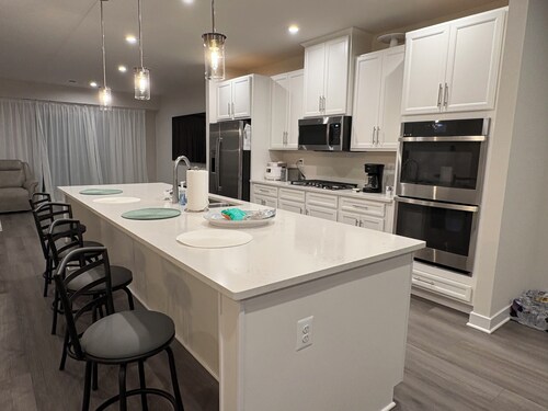 New Construction 3-bedroom townhome in lovely Dulles with AC and comfort