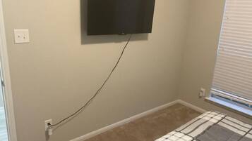 Room, Balcony | Free WiFi