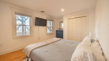 2 chambres, fer et planche à repasser, Wi-Fi, draps fournis