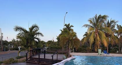 Luxurious & Modern 2-bedroom villa with AC in beautiful Richmond Estates