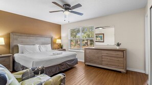 4 habitaciones, tabla de planchar con plancha, wifi y ropa de cama