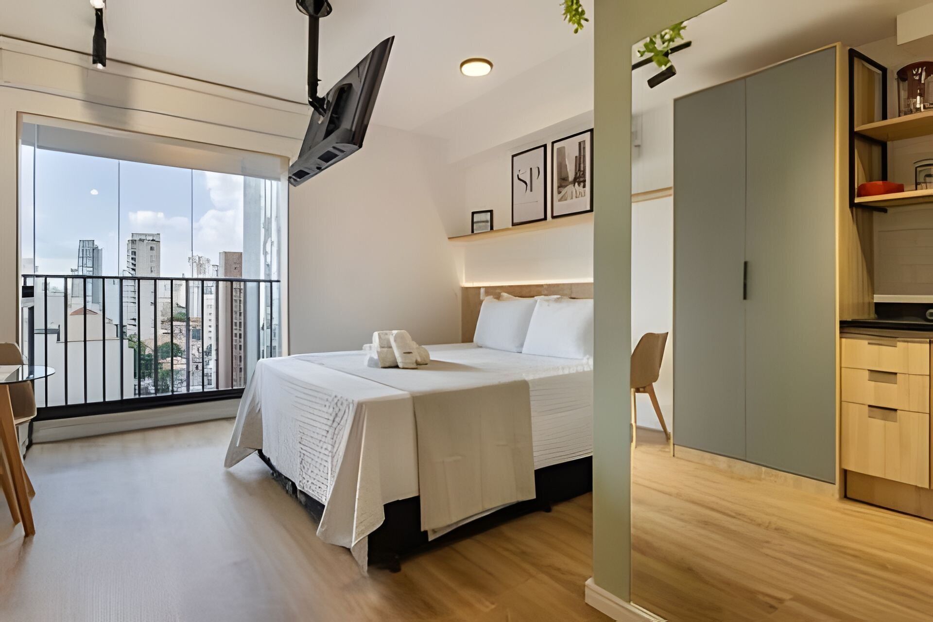 Comfort Apartment | Blackout drapes, iron/ironing board, free WiFi
