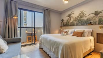 Cortinas blackout, ferros/tábuas de passar roupa, Wi-Fi de cortesia