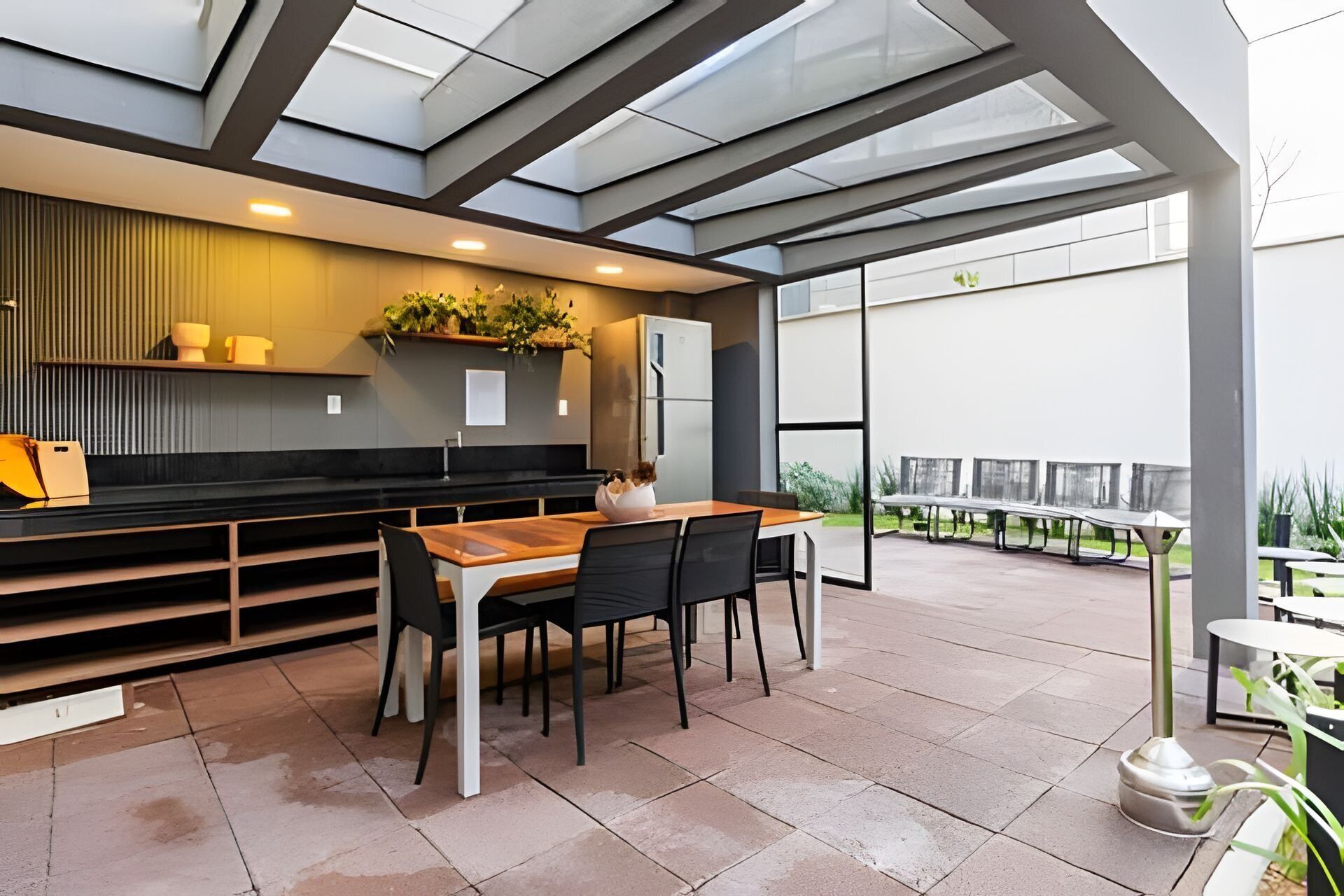 Apartamento premium | Opções para refeição ao ar livre
