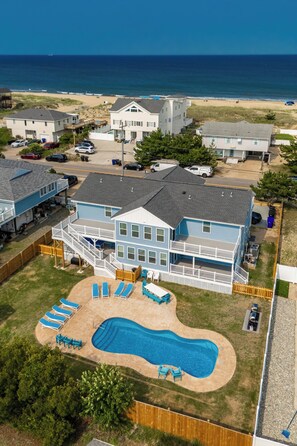 Exterior - SEASIDE RETREAT - 8 bedroom semi-oceanfront with pool and ocean views (Virginia Beach)