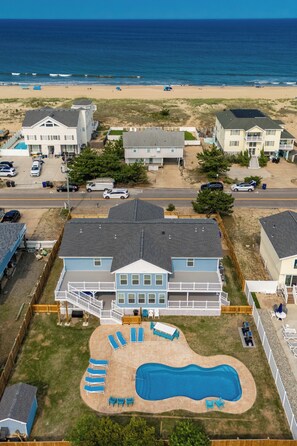 Exterior - SEASIDE RETREAT - 8 bedroom semi-oceanfront with pool and ocean views (Virginia Beach)