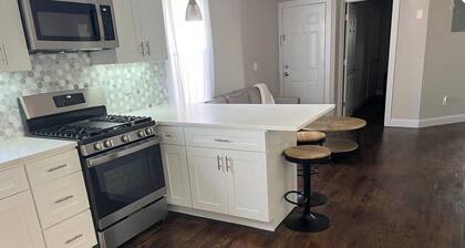 Spacious 4-bedroom apartment near NYC & EWR