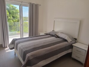 3 bedrooms, bed sheets - 3-bedroom apartment in  the heart of  Punta Cana with AC, close to downtown (Punta Cana)