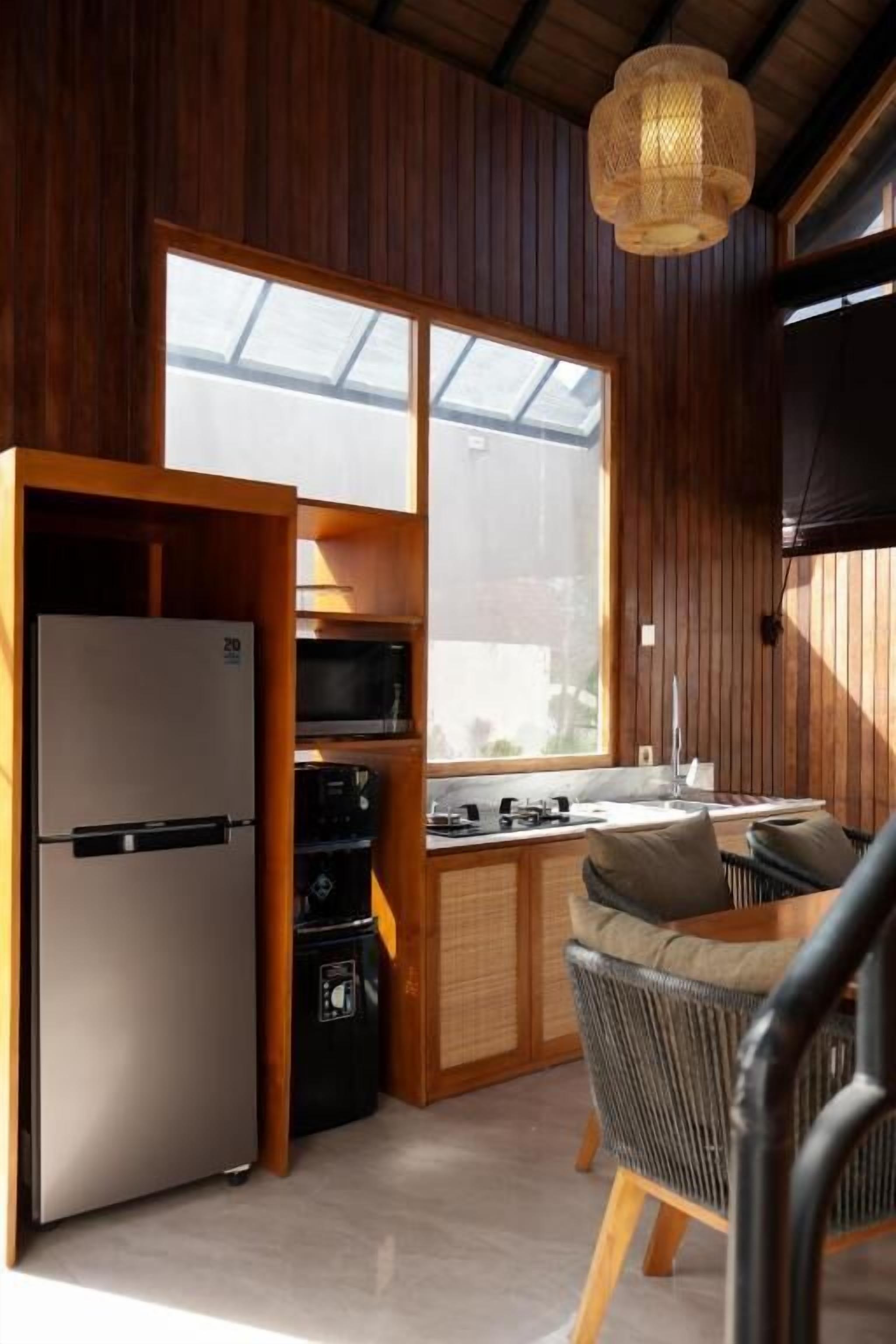 Habitación doble superior, 1 cama de matrimonio, balcón, vistas al mar | Cocina privada