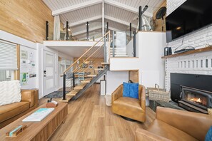 Interior - NEW Beachfront Escape, Hot Tub, Ocean Views, Dunes (Rockaway Beach)