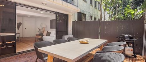 Departamento, 1 habitación, en el área del patio | Restaurante al aire libre