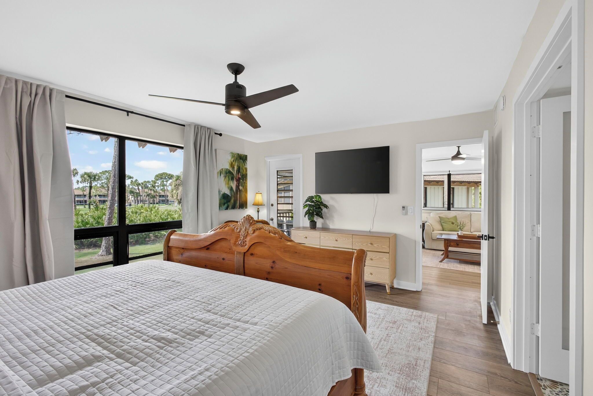 Iron/ironing board, internet, bed sheets