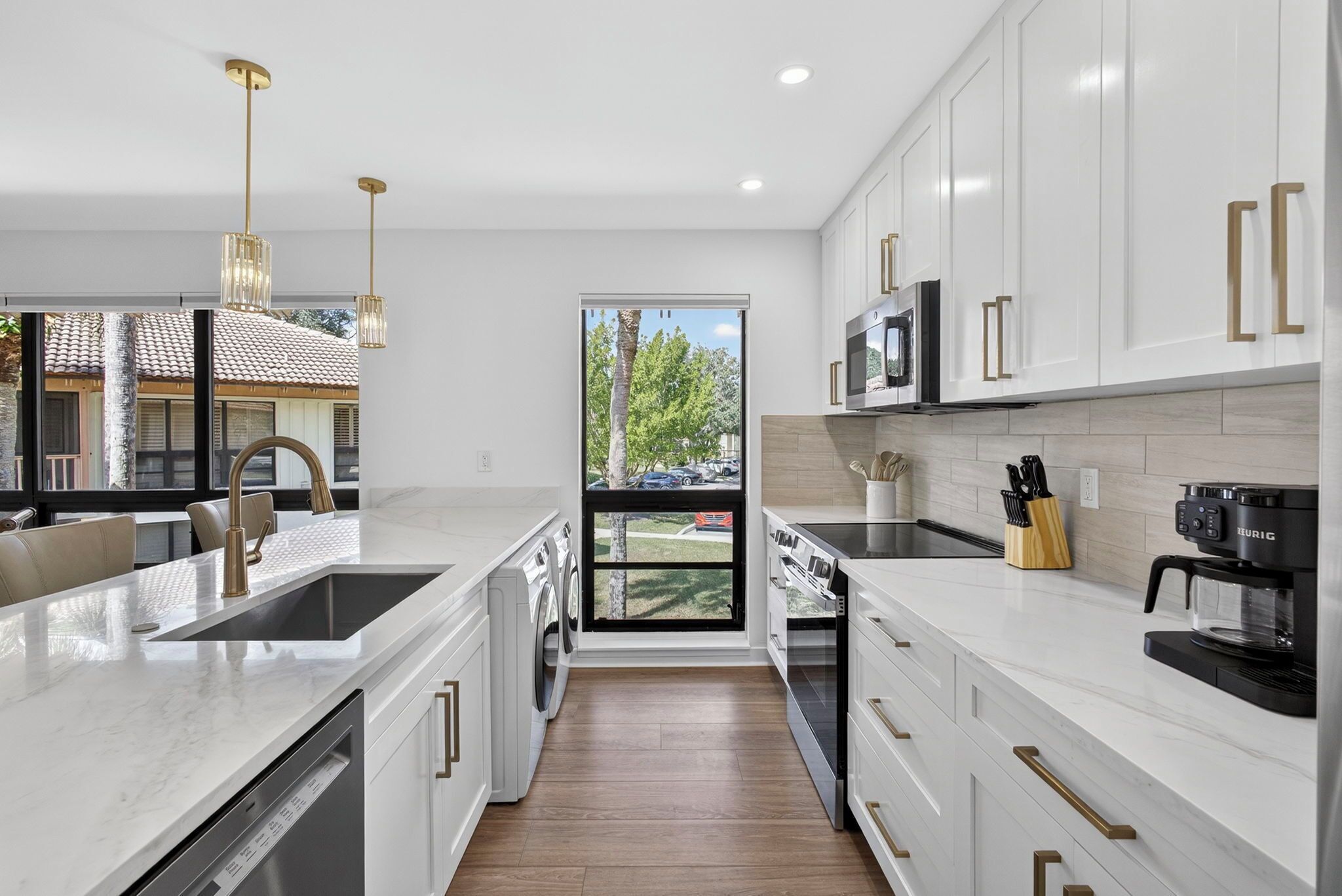 Microonde, forno, piano cottura, lavastoviglie